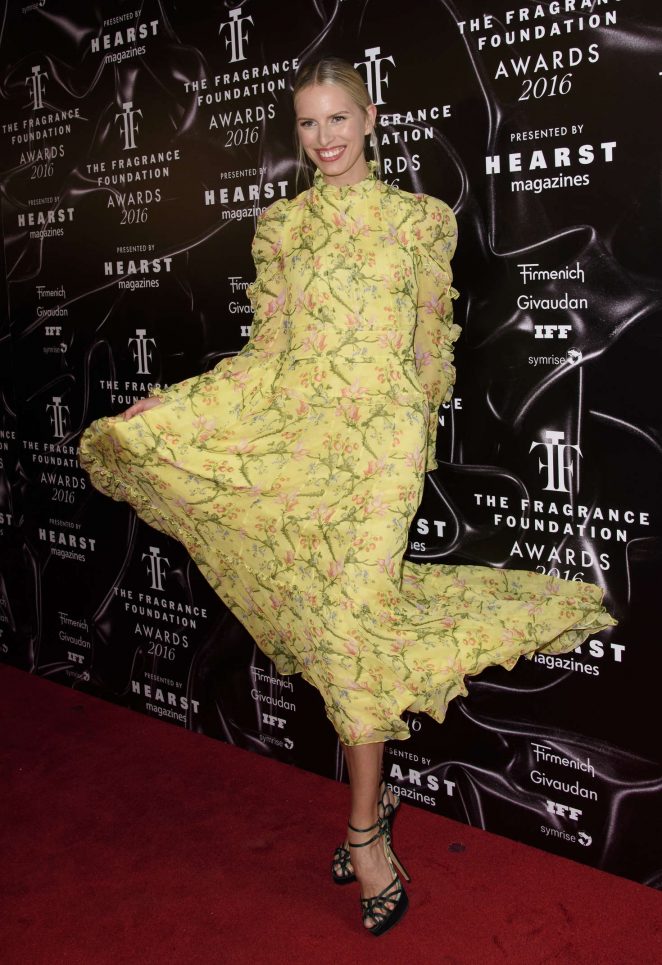 Karolina Kurkova in Erdem Spring 2016