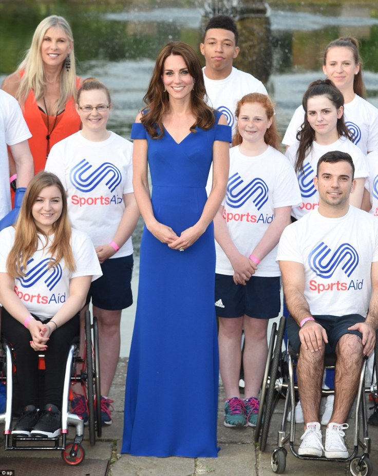 Kate Middleton in Roland Mouret Resort 2016-1