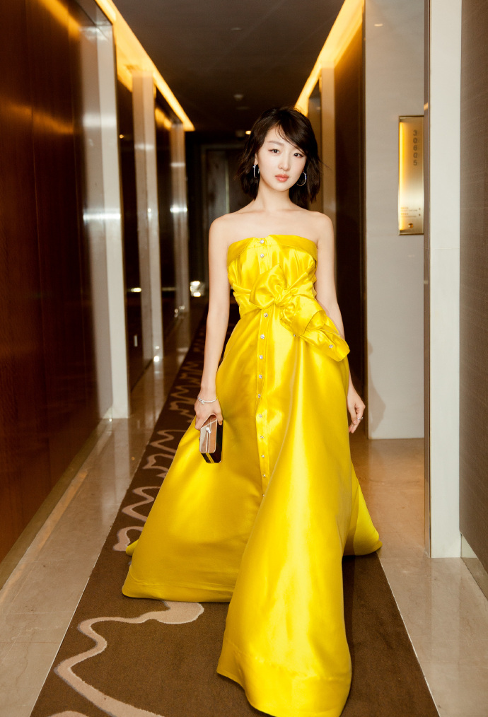 Zhou Dongyu in Alexis Mabille Pre-Fall 2016
