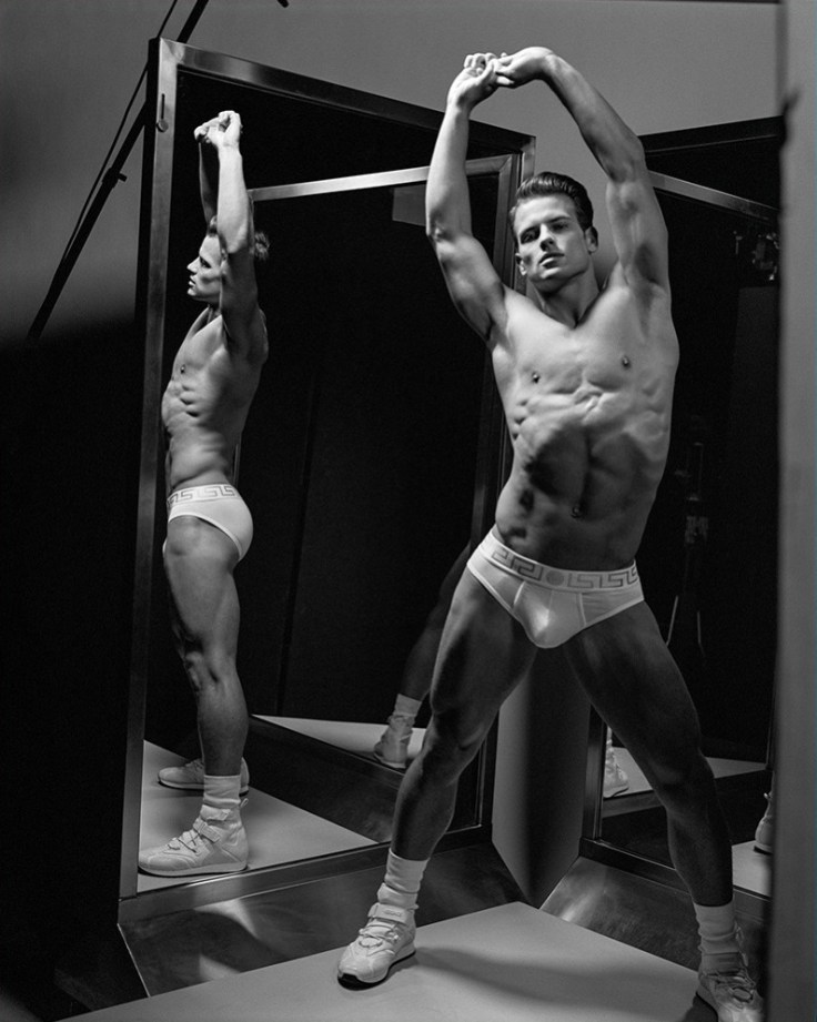 Versace-Men-2016-Fall-Winter-Campaign-003