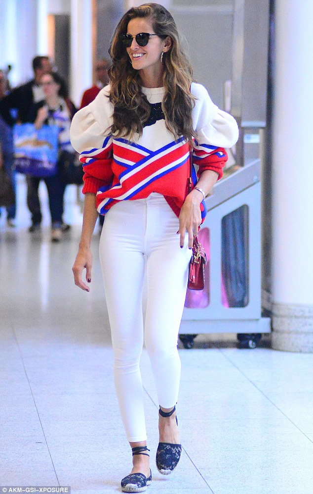 Izabel Goulart in Gucci Fall 2016