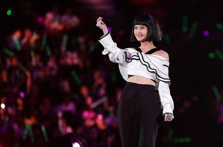 Rainie Yang in Proenza Schouler Spring 2016-2