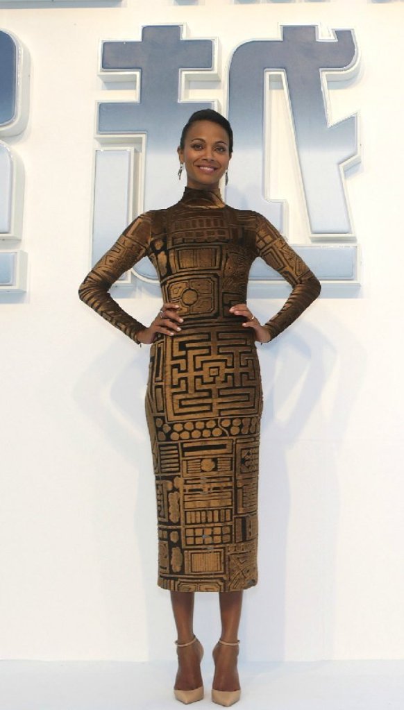 Zoe Saldana in Burberry Spring 2017