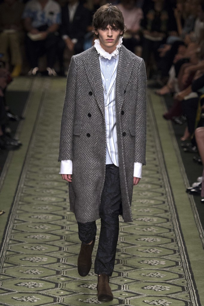 burberry-fall-2016-look-74