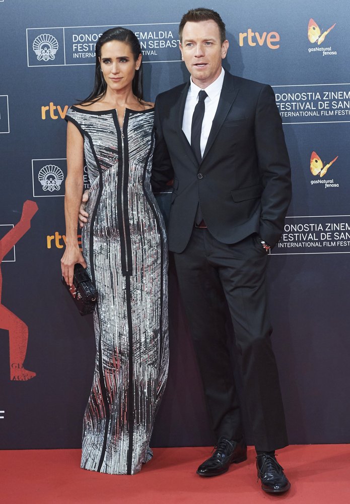 jennifer-connelly-in-louis-vuitton-with-ewan-mcgregor