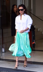 Victoria Beckham in Victoria Beckham Spring 2017 -2016.9.14-