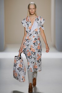 victoria-beckham-spring-2017-look-34