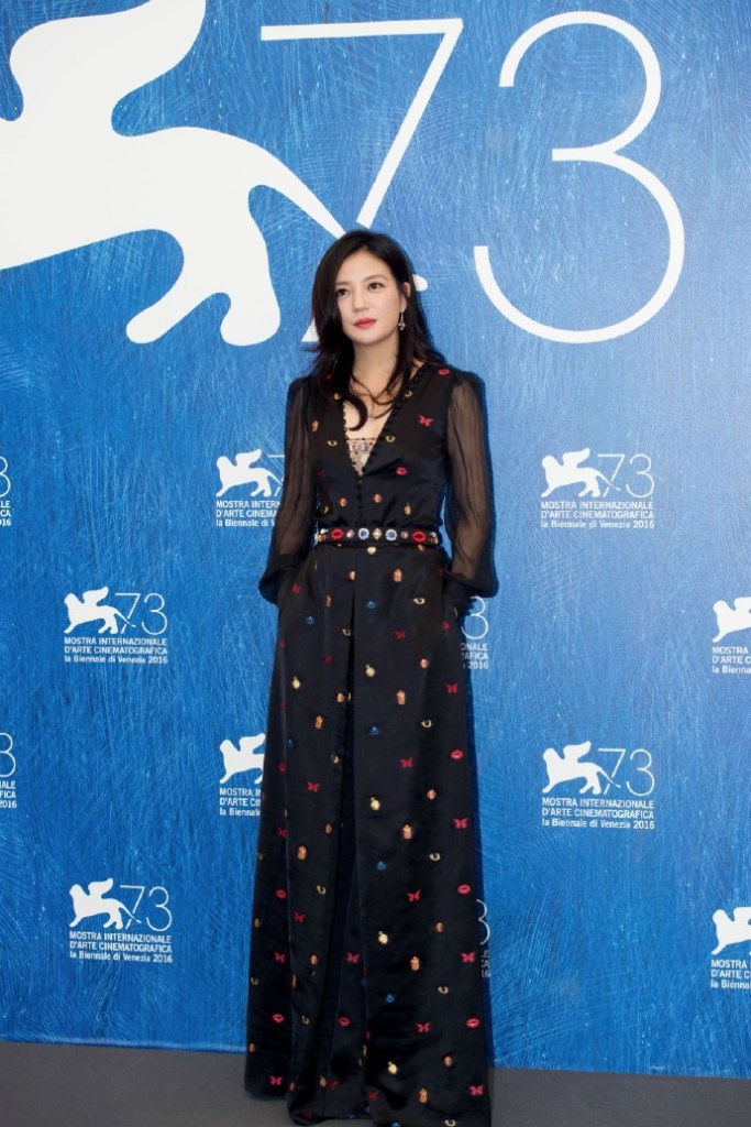 Zhao Wei in Alexander McQueen Pre-Fall 2016-1