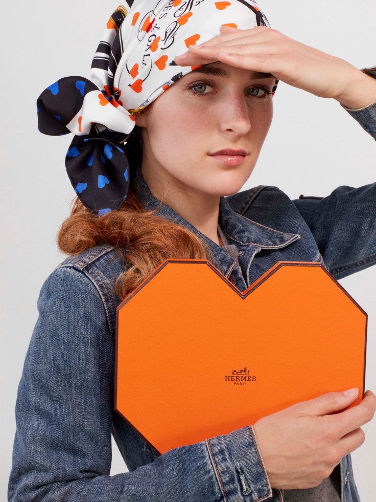 hermes-brides-de-gala-love-scarf-2017