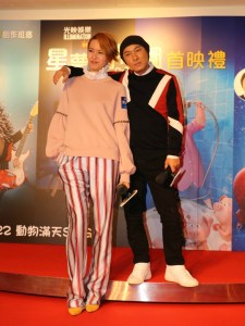 梁詠琪 in Burberry Fall 2016 September Collection -2016.12.11-