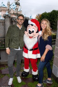 Ryan Reynolds & Blake Lively in Disneyland -2016.12.18-
