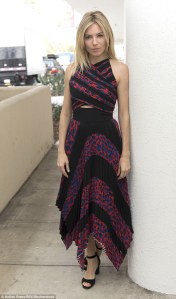Live by Night LA Photocall— Sienna Miller -2016.12.7-