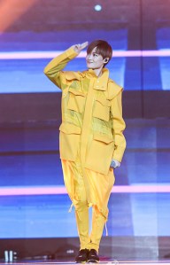 李宇春 in Versus Versace Spring 2017 -2017.1.11-