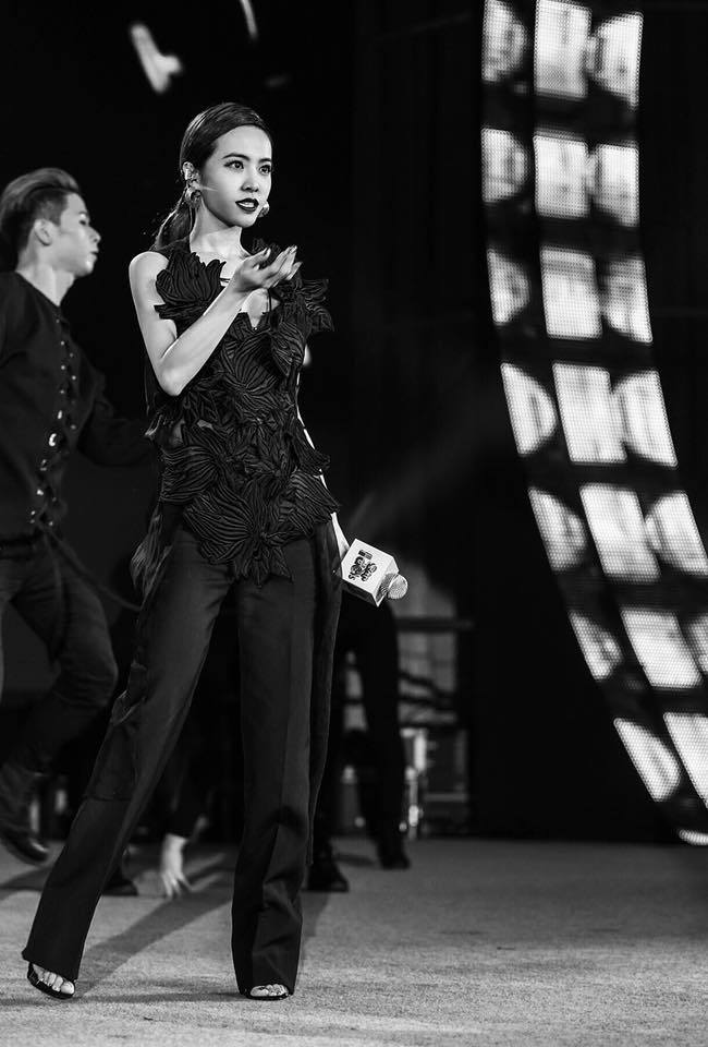 jolin-tsai-in-ports-1961-fall-2016