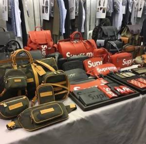 Louis Vuitton X Supreme -2017.1.19-