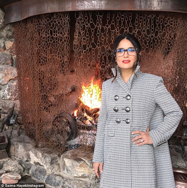 salma-hayek-in-alexander-mcqueen-resort-2017-1