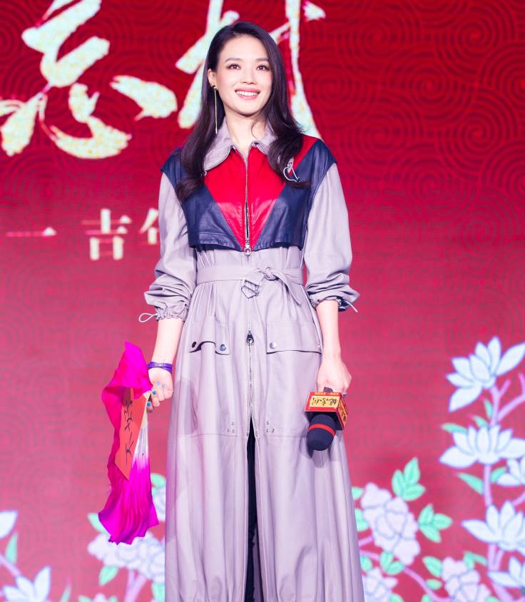 shu-qi-in-versace-spriing-2017