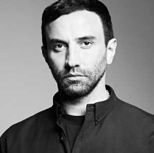 Riccardo Tisci Leaves Givenchy -2017.2.2-